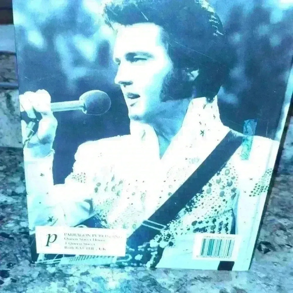 Paragon publishing's Elvis Presley unseen archives brand new collectors - Picture 2 of 4